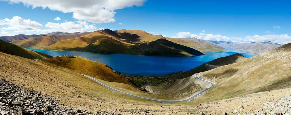 Yamdrok lake